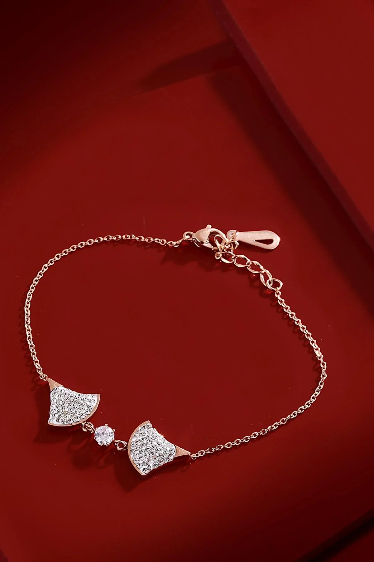 FRNCH Kadın Çelik Figürlü Parıltılı Taşlı Bileklik FRJ10843-943-C
