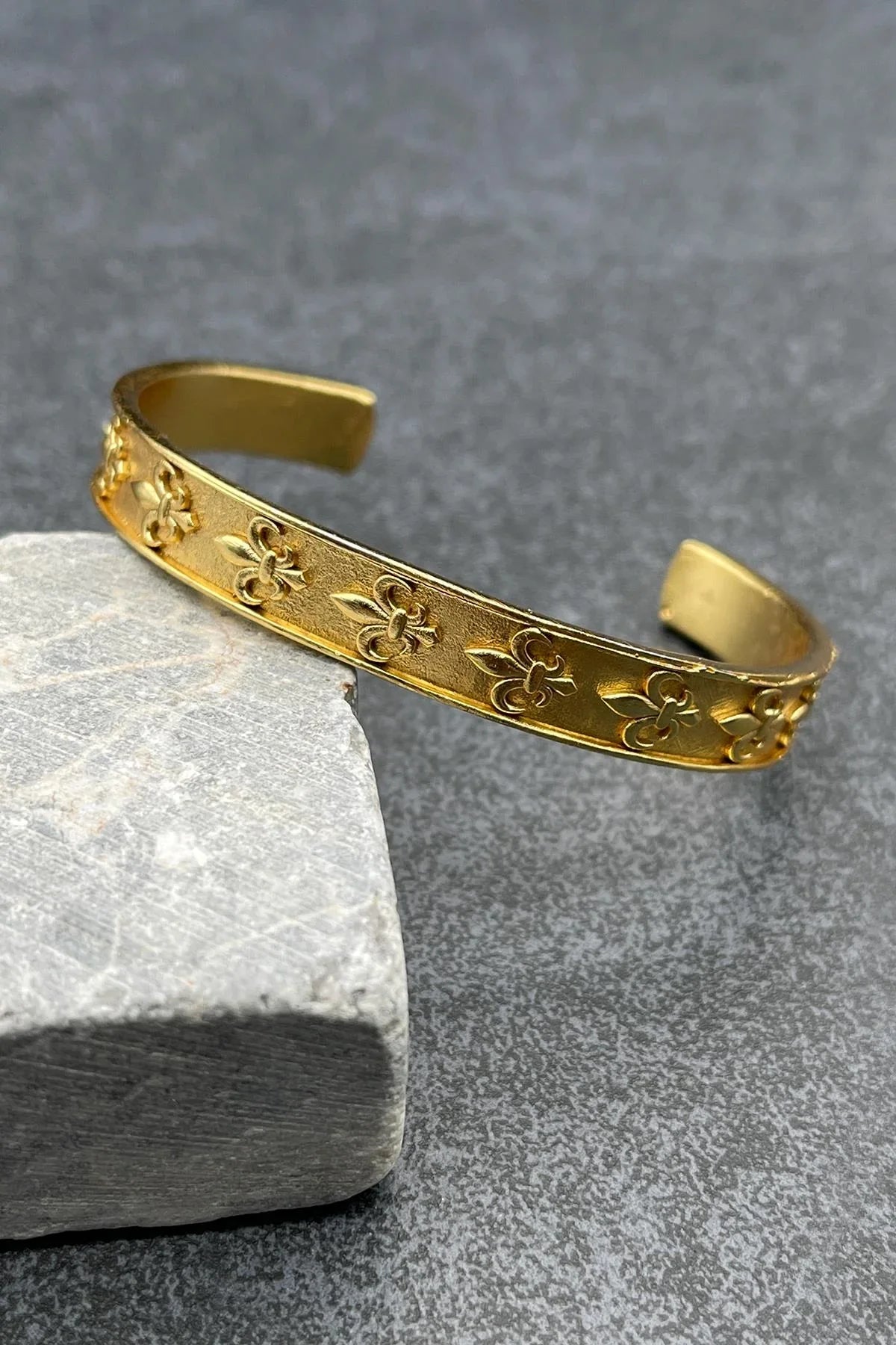 FRNCH Lilyum Figürlü Gold Renk Erkek Kelepçe Bileklik FRJ11163-1263-G