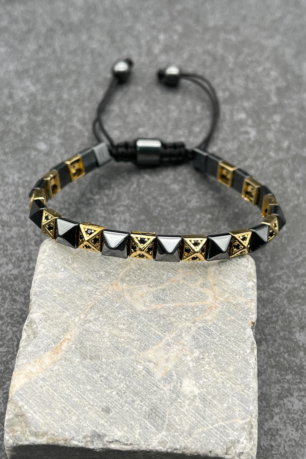 FRNCH Piramit Model Zirkon Taşlı Gold Renkli Ayarlanabilir Makrome Erkek Bileklik FRJ11465-1565-G