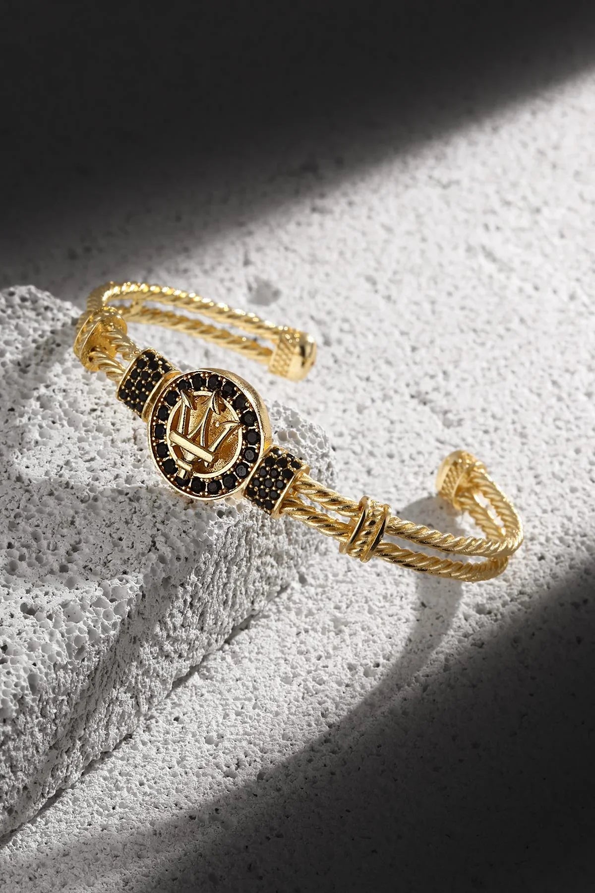 FRNCH Poseidon Figürlü Zirkon Taşlı Gold Renk Erkek Kelepçe Bileklik FRJ11207-1307-G