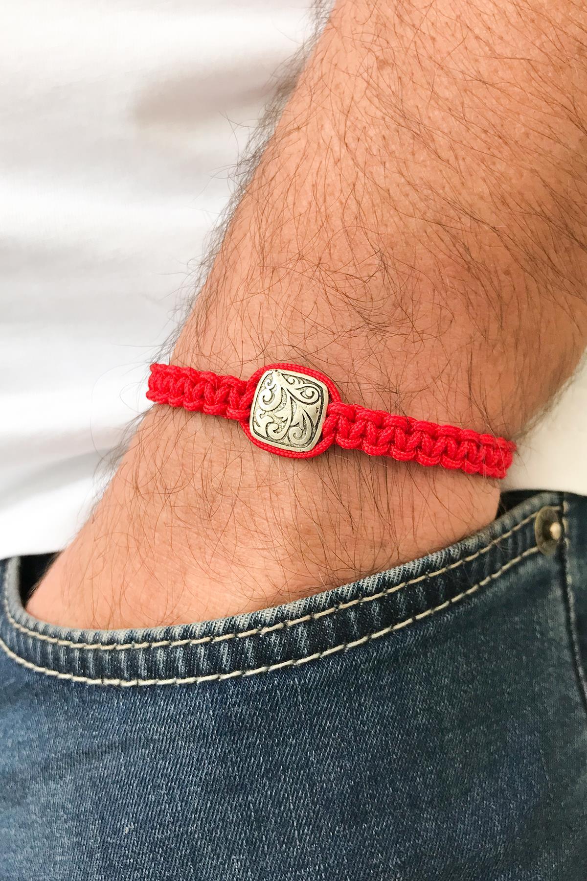 FRNCH Şal Desen Model Kırmızı Renk İpli El Yapımı Ayarlanabilir Erkek Bileklik FRJ11244-1344-K2