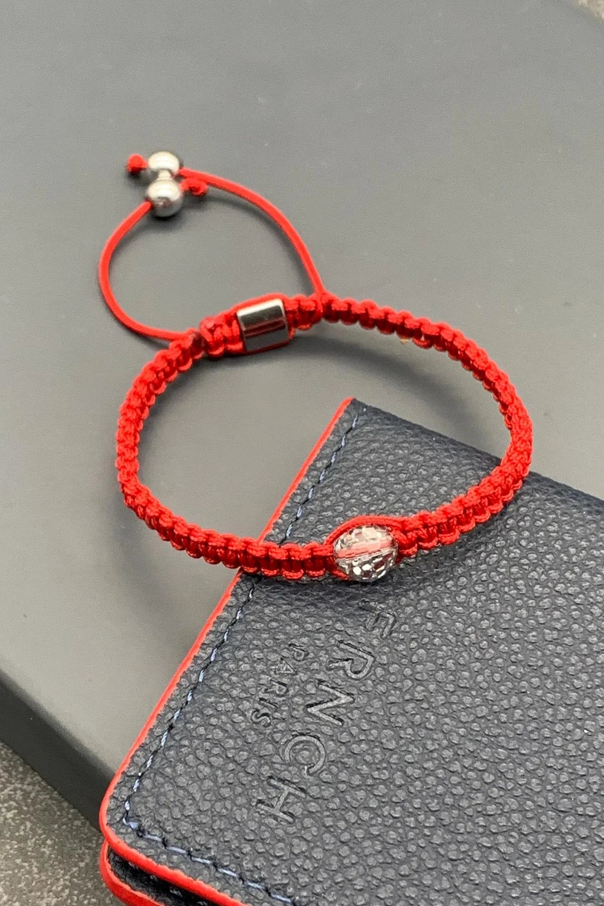 FRNCH Swarovski Taşlı Kırmızı Renkli Ayarlanabilir Makrome Erkek Bileklik FRJ11532-1632-K