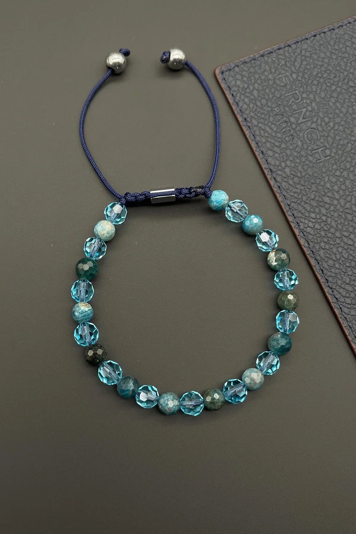 FRNCH Swarovski ve Apatit Doğal Taşlı Mavi Renkli Ayarlanabilir Makrome Erkek Bileklik FRJ11610-1710-M