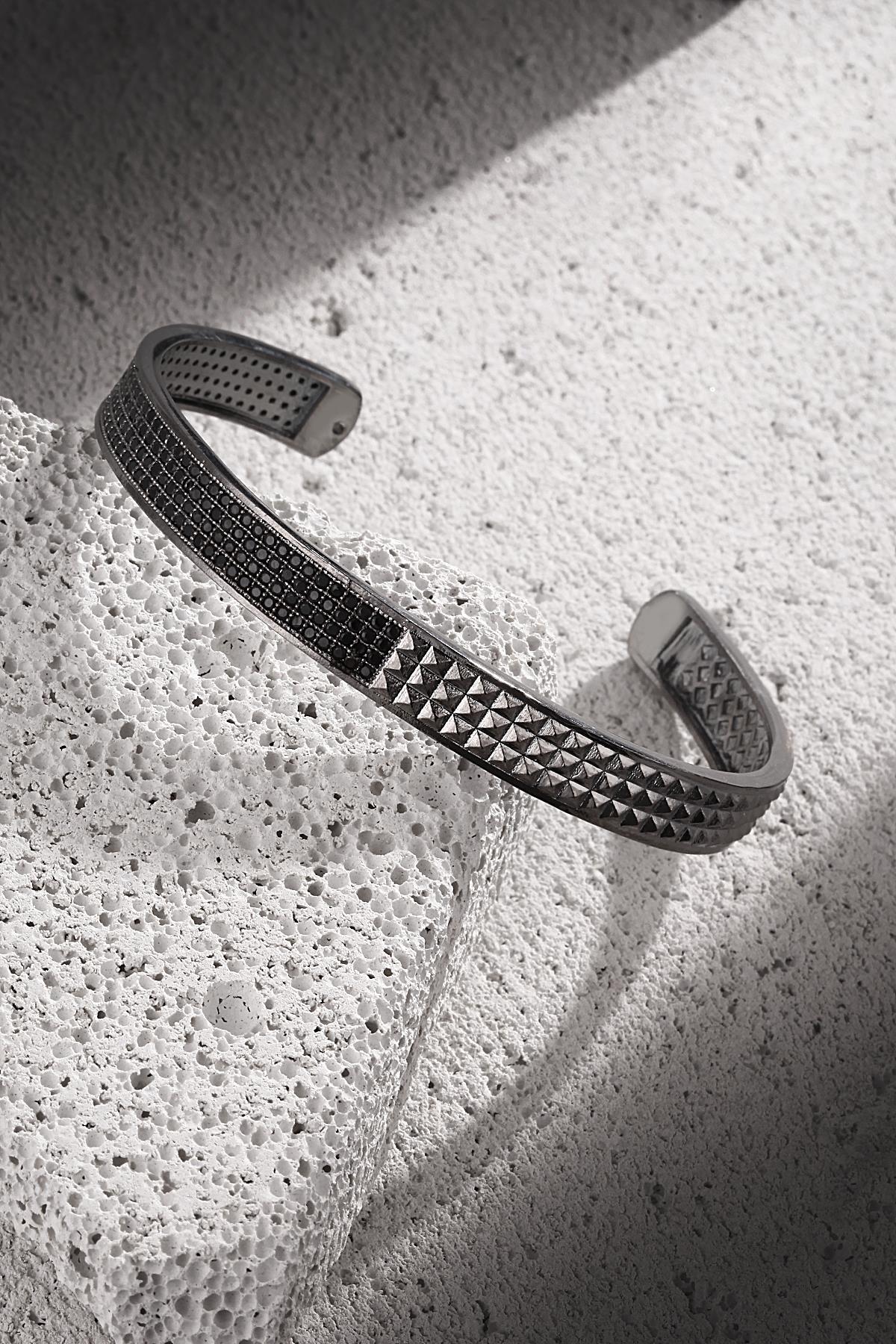 FRNCH Üçgen Model Zirkon Taşlı Füme Renkli Handmade Erkek Bileklik FRJ11299-1399-B