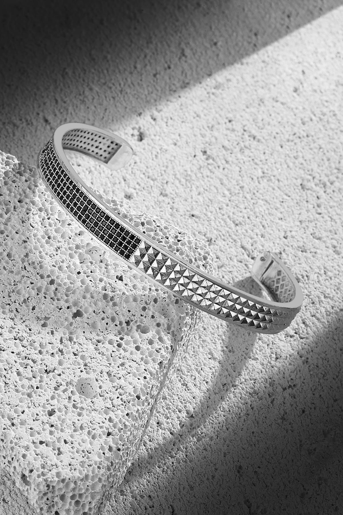 FRNCH Üçgen Model Zirkon Taşlı Gümüş Renkli Handmade Erkek Bileklik FRJ11299-1399-A