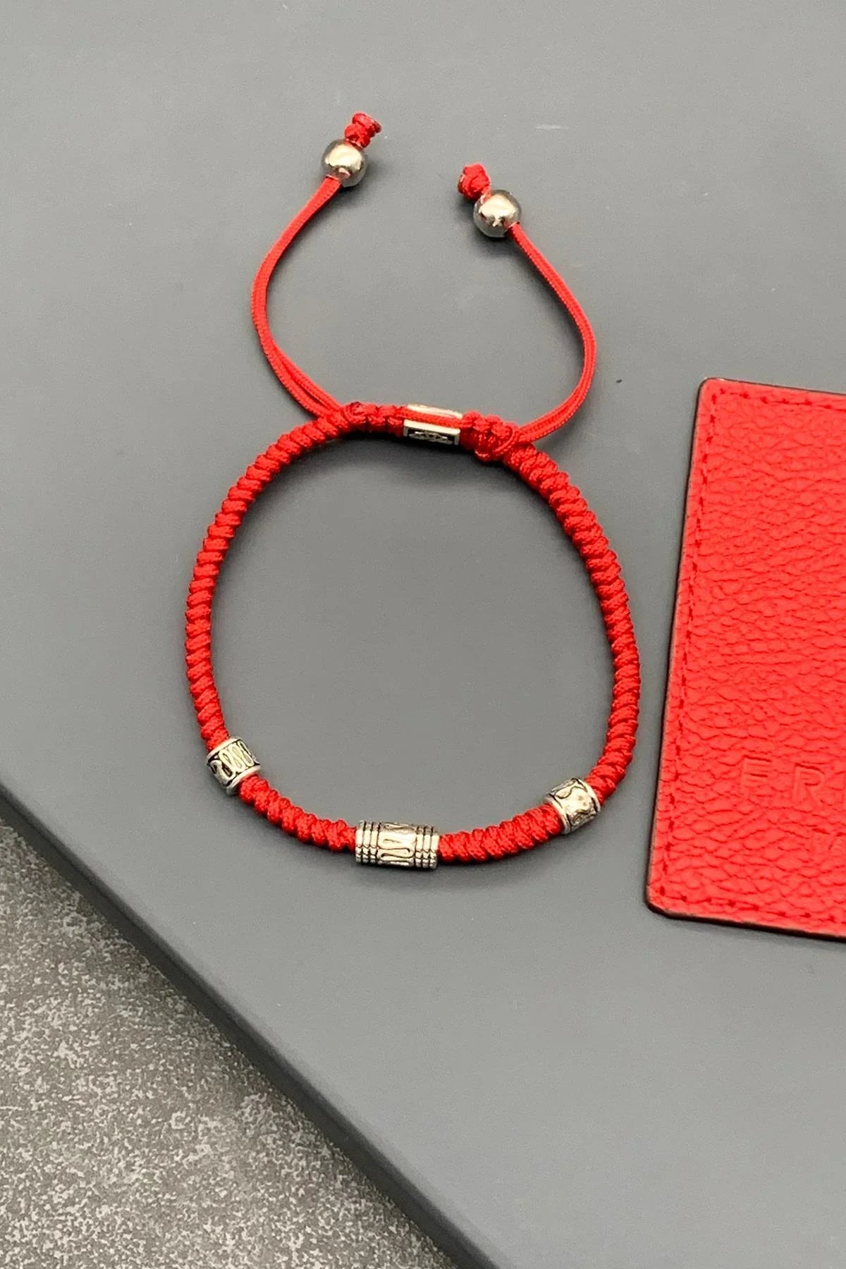 FRNCH Yılan Örme Model Kırmızı Renkli Ayarlanabilir Makrome Erkek Bileklik FRJ11605-1705-K