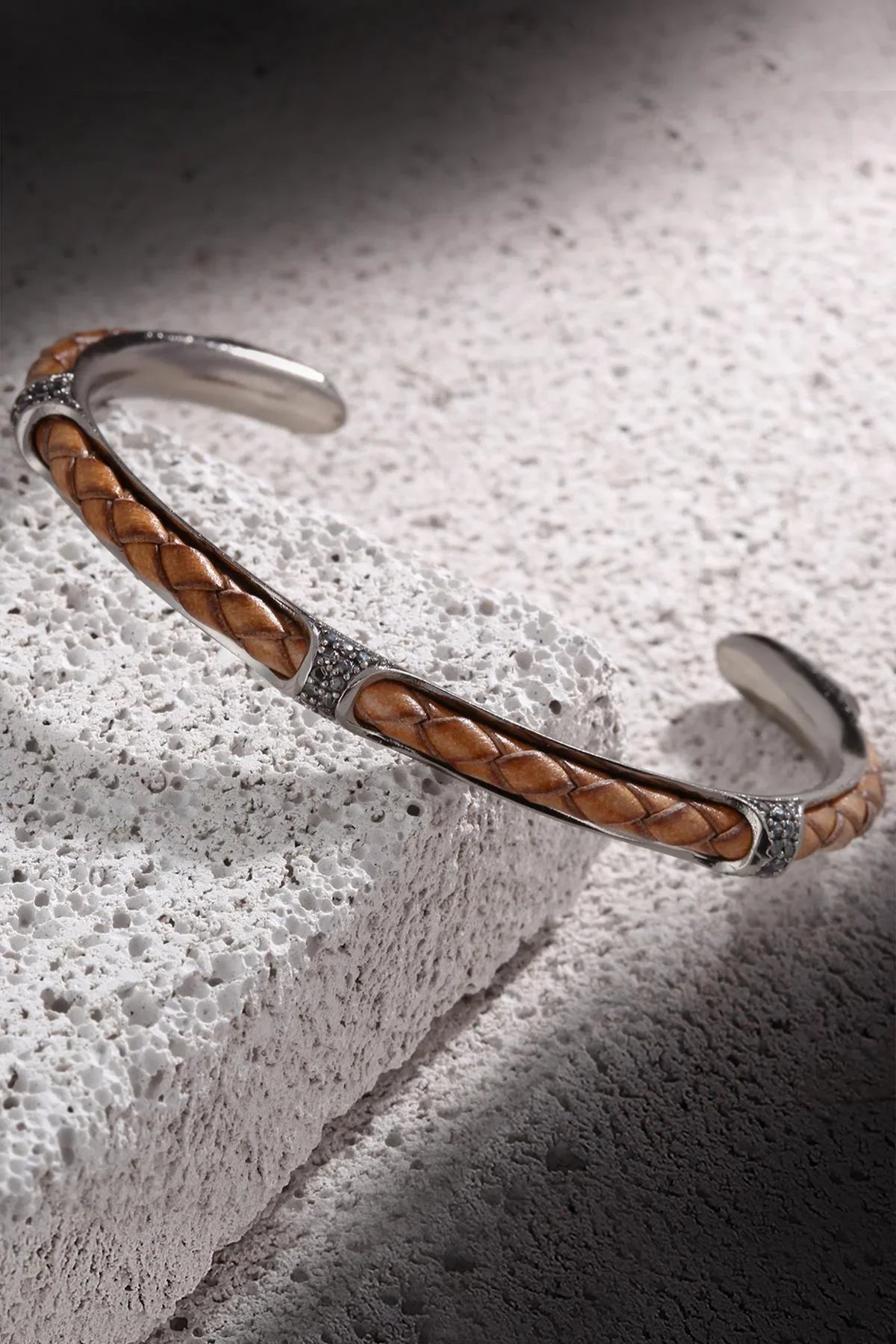 FRNCH Zirkon Taşlı Gerçek Deri Detaylı Handmade Erkek Kelepçe Bileklik FRJ11165-1265-BK