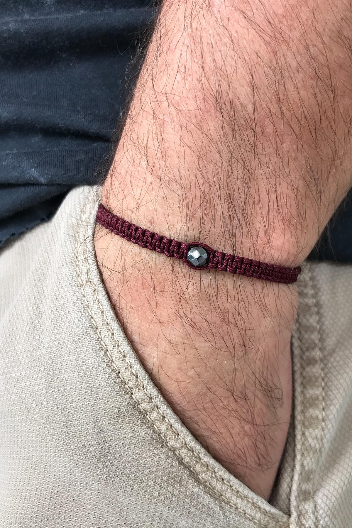 NOON Tek Sıralı Hematit Taşlı Bordo Renkli El Yapımı Ayarlanabilir Makrome Erkek Bileklik NN1415