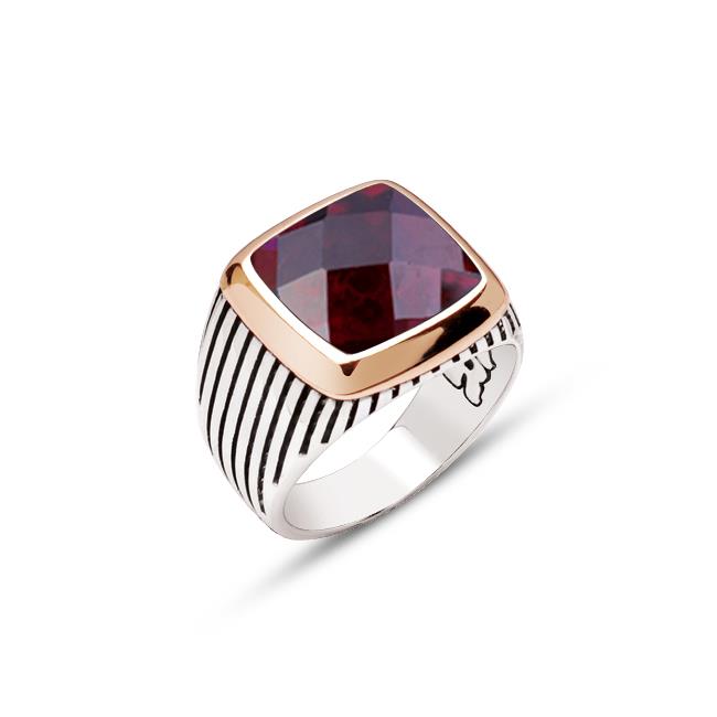 FRNCH 244 Gümüş Fasetli Garnet Zirkon Taşlı Çizgili Kasalı Yüzük