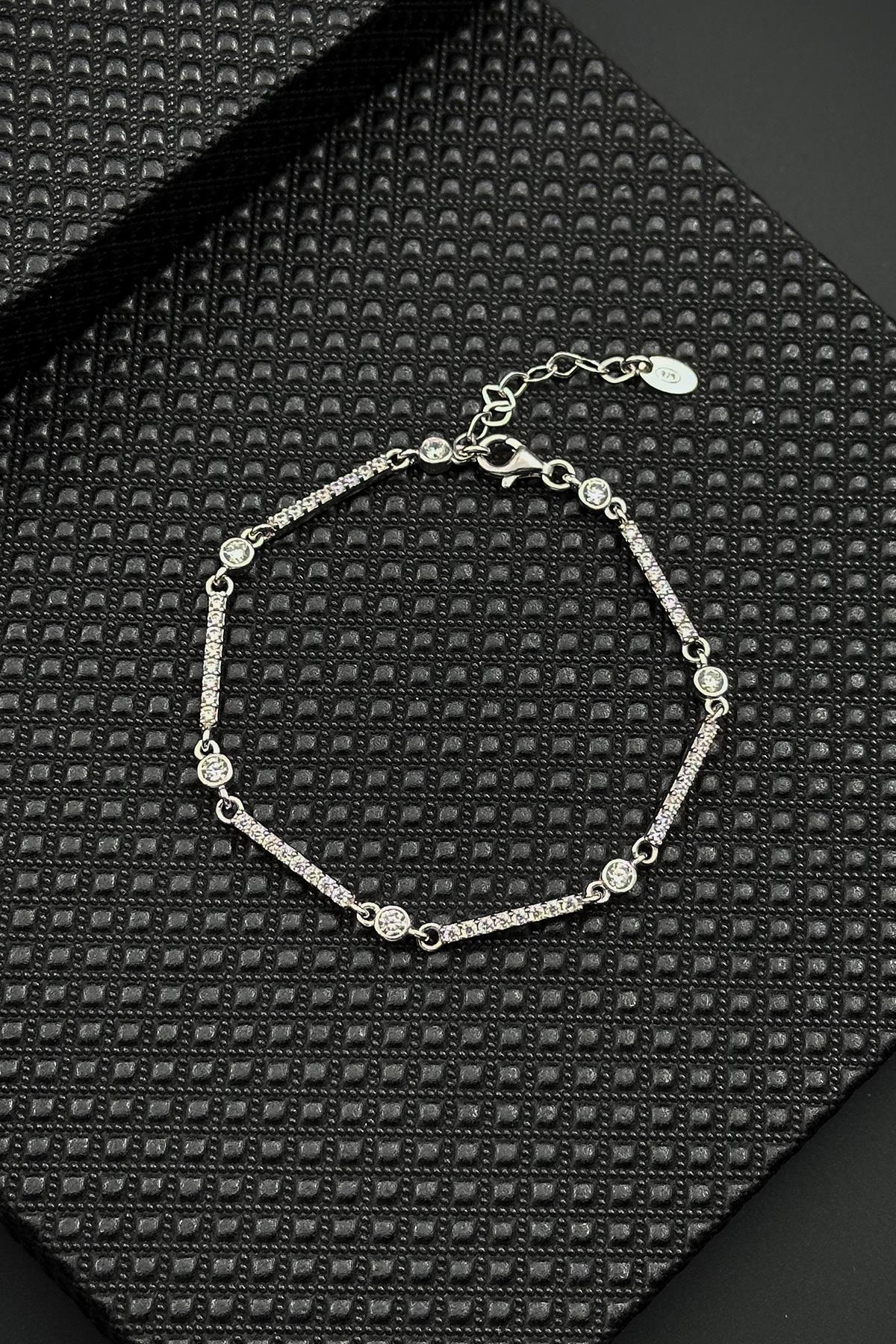 FRNCH 925 Ayar Gümüş Beyaz Zirkon Taşlı Kadın Bileklik FRJ12596-3596-B