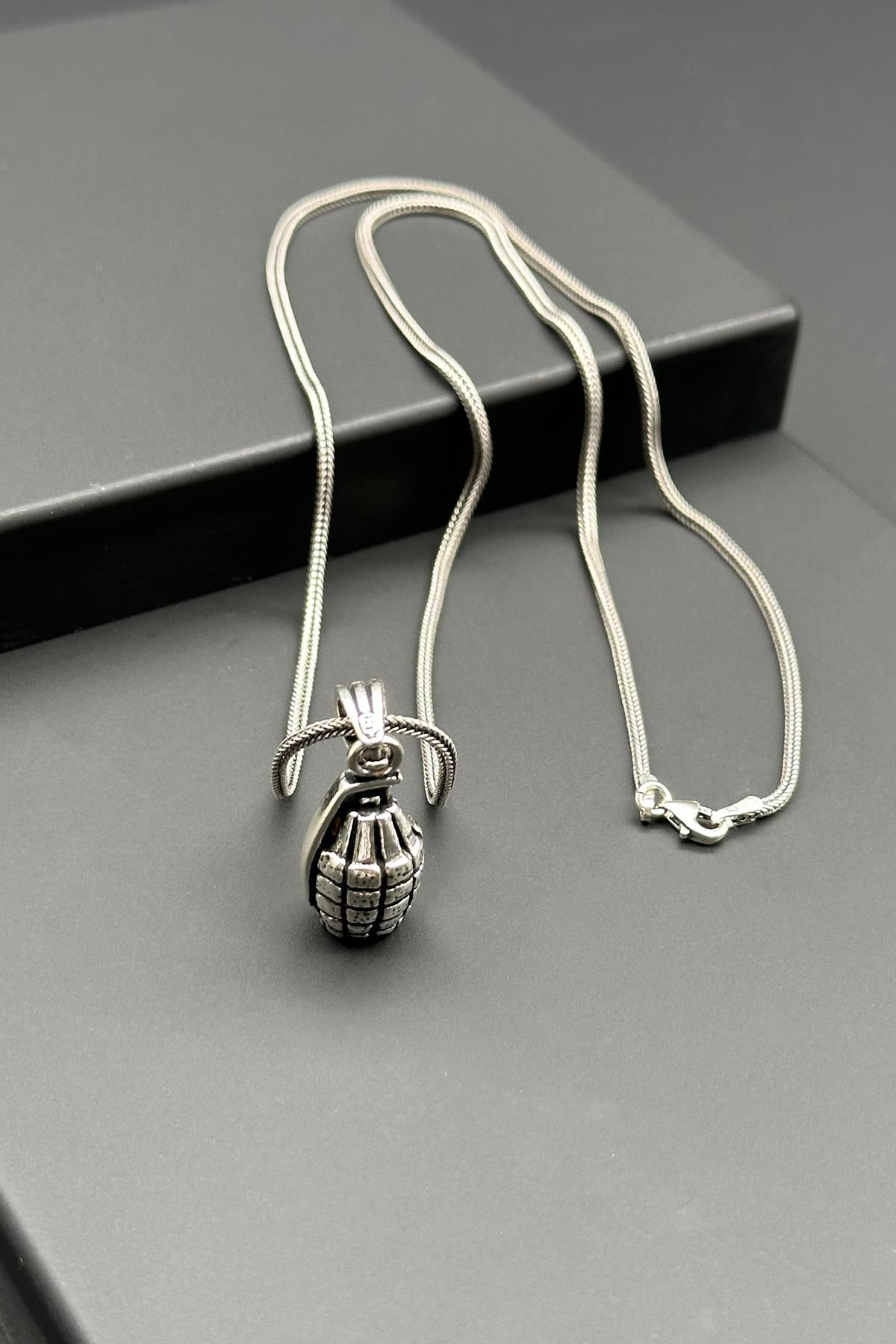 FRNCH 925 Ayar Gümüş Bomba Figürlü Gümüş Renk Erkek Kolye FRJ30670-770-A