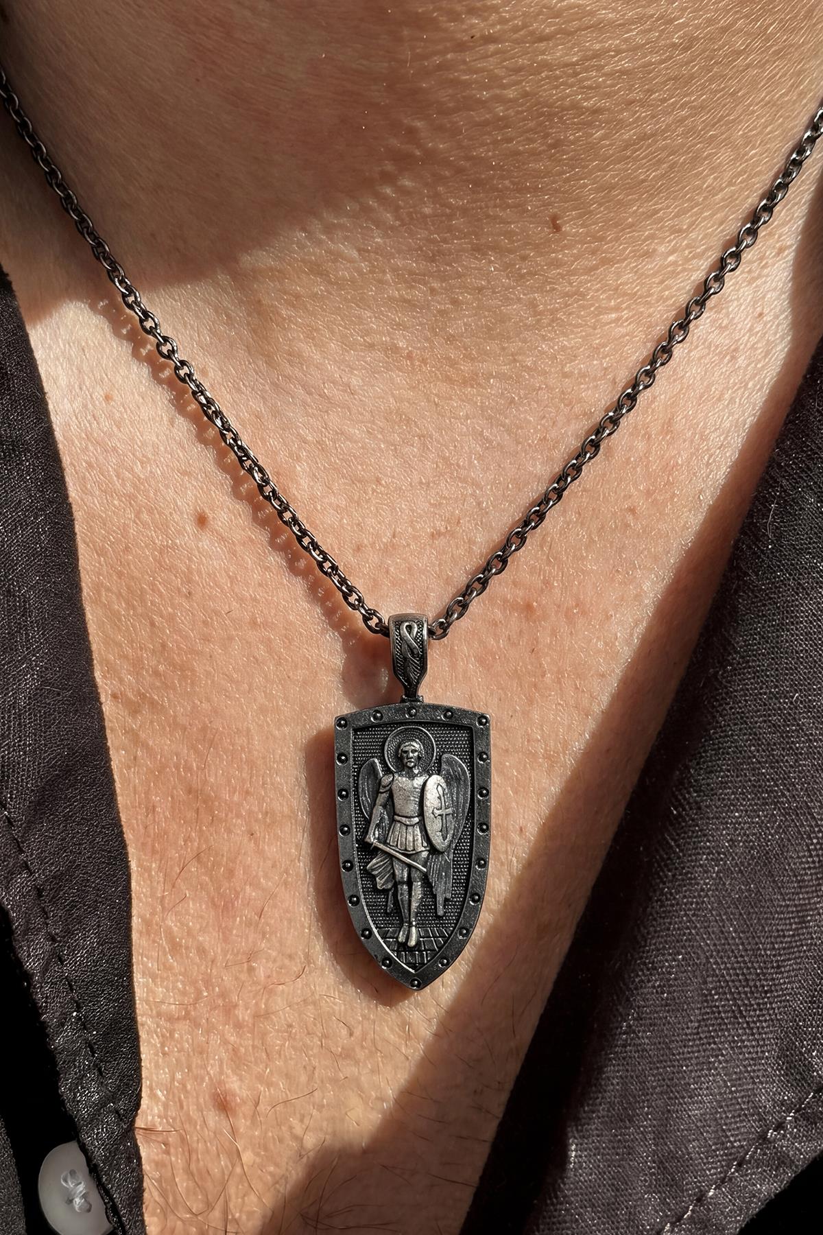 FRNCH 925 Ayar Gümüş İtalyan Model Siyah Zirkon Taşlı Antik Gümüş Renk Erkek Kolye FRJ30964-1064-A2