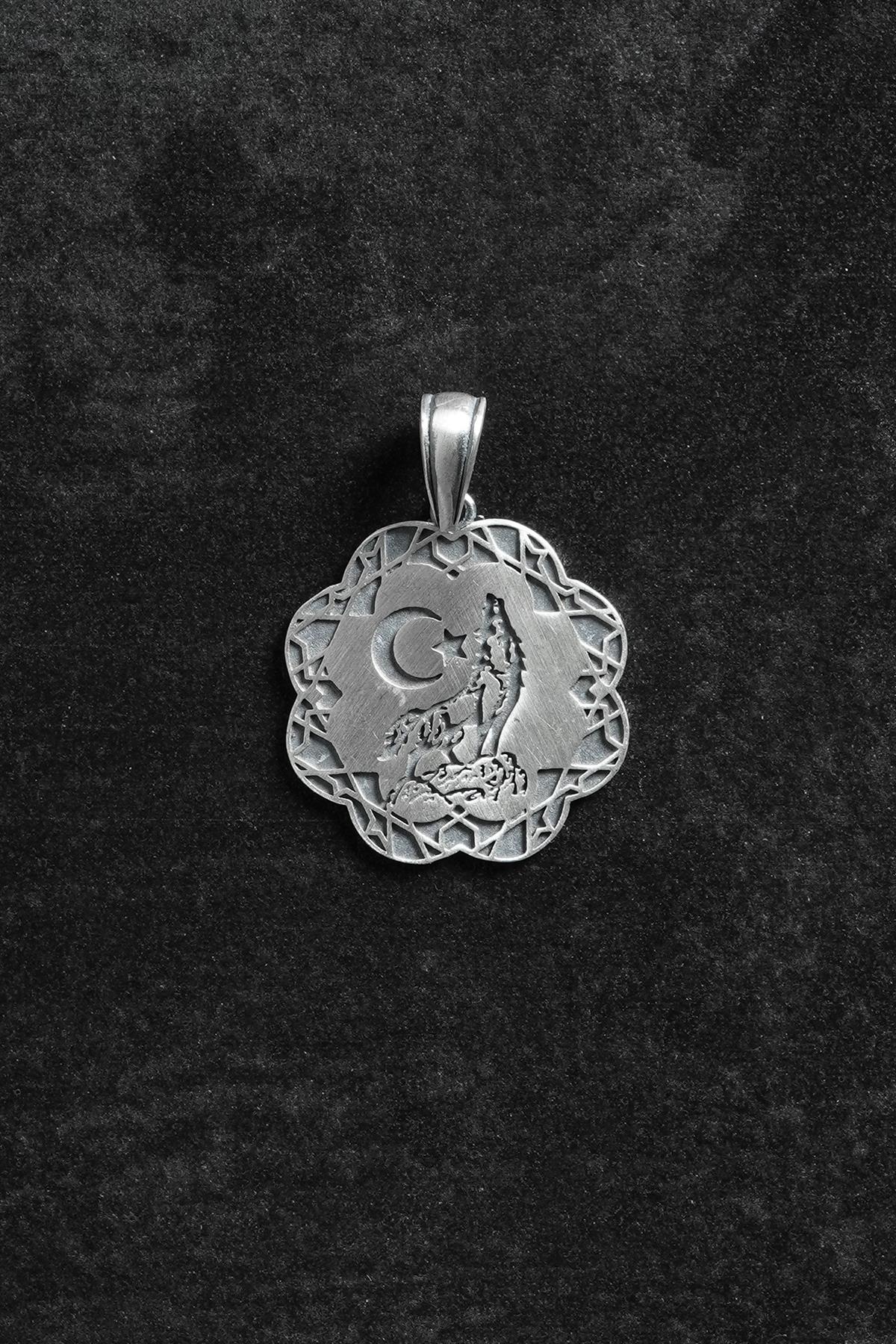 FRNCH 925 Ayar Gümüş Kurt ve Ay Figürlü Gümüş Renk Erkek Kolye Ucu FRKU-1100