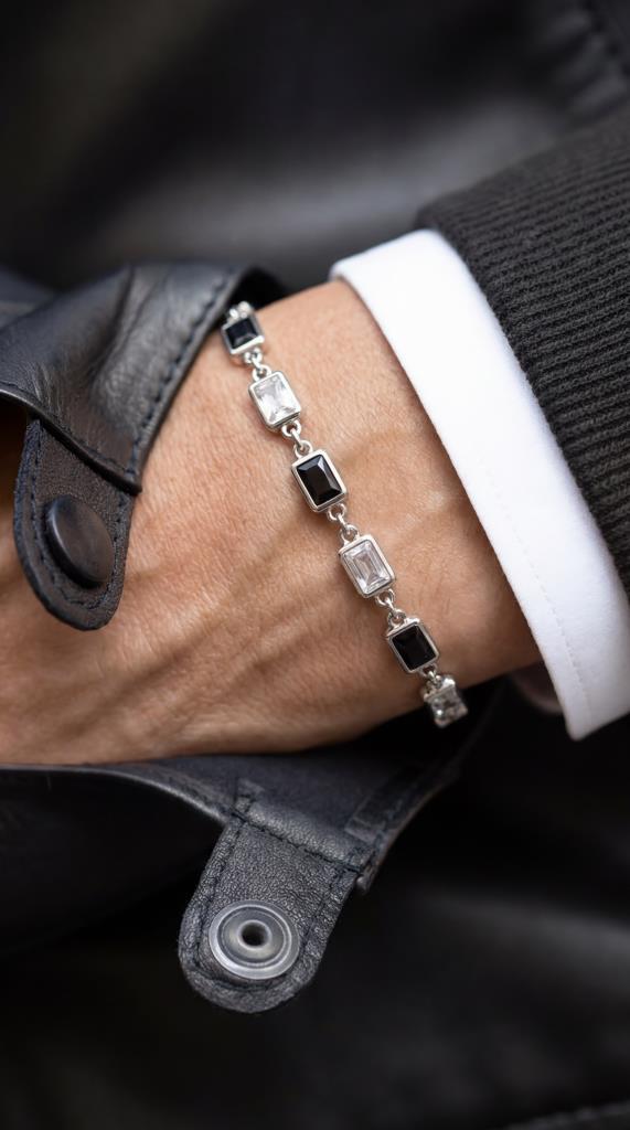 FRNCH 925 Ayar Gümüş Siyah-Beyaz Zirkon Taşlı Gümüş Renk Erkek Bileklik FRJ12677-3677-SB