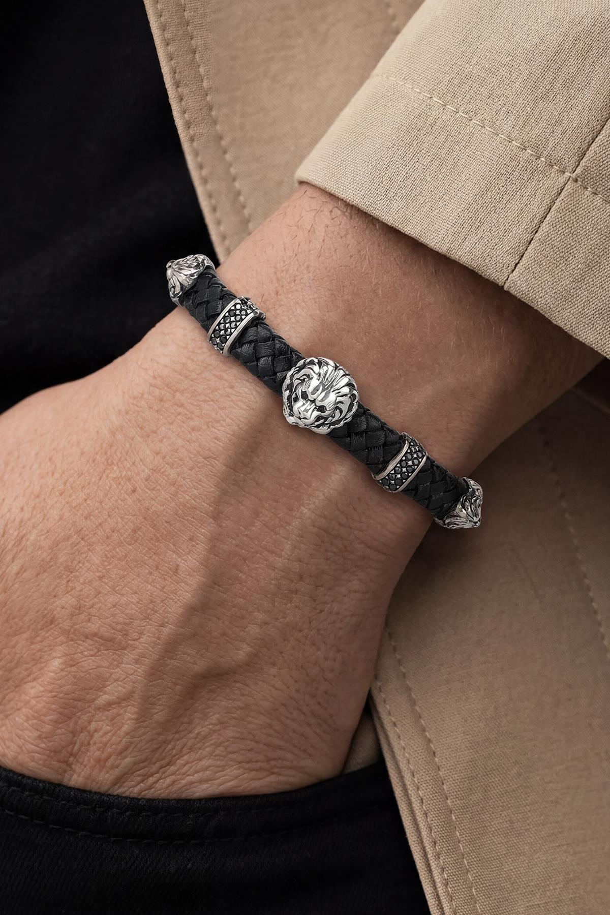 FRNCH 925 Ayar Gümüş ve Derili Aslan Figürlü Siyah Renk Erkek Bileklik FRJ12929-3929-B2