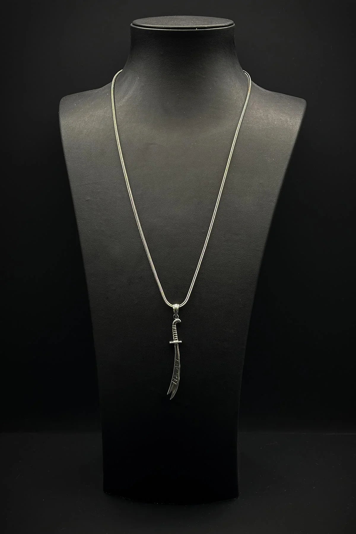 FRNCH 925 Ayar Gümüş ve Hz.Ali Kılıcı Figürlü Gümüş Renk Erkek Kolye FRJ30714-814-A6