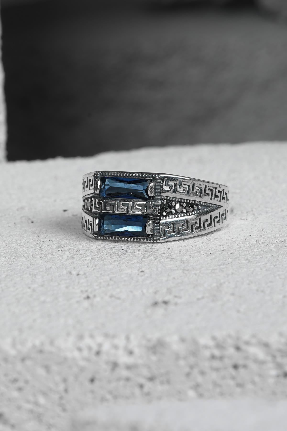 FRNCH 925 Ayar Gümüş Zirkon Taşlı Lacivert Renkli Erkek Yüzük FRJ60093-193-L7