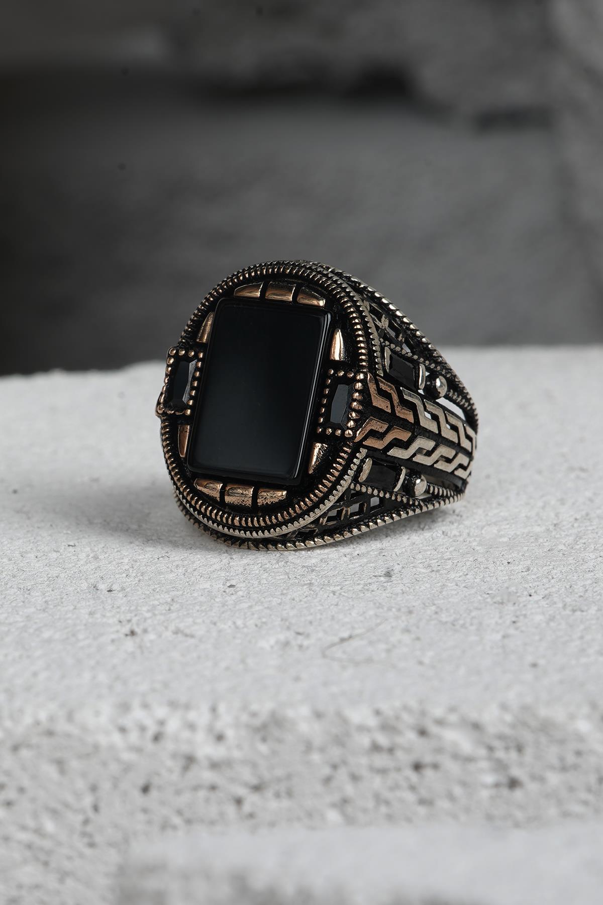 FRNCH 925 Ayar Gümüş Zirkon Taşlı Siyah-Altın Renkli Erkek Yüzük FRJ60093-193-AG11