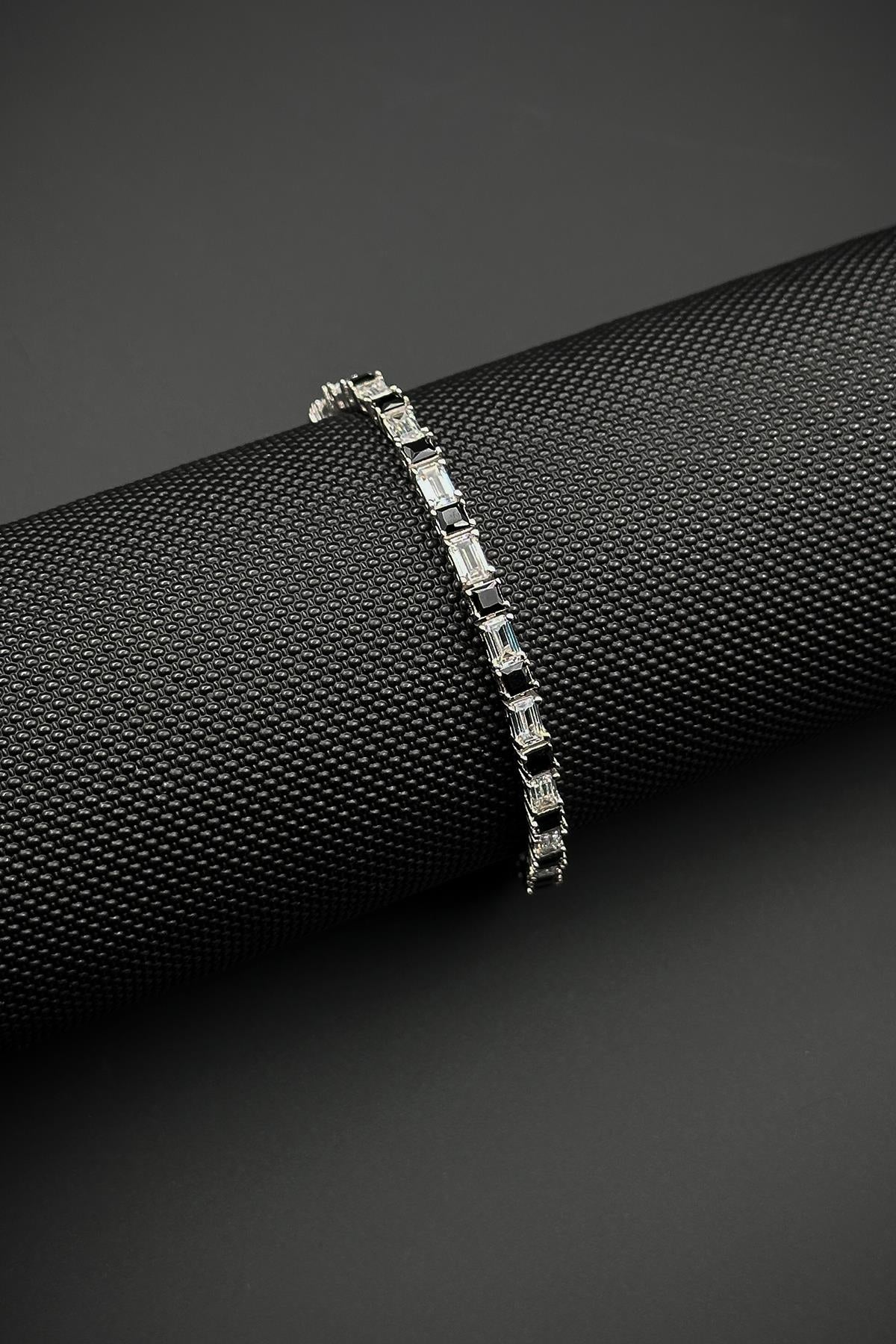 FRNCH 925 Ayar Gümüş Zirkon Taşlı Siyah-Beyaz Renk Tennis Erkek Bileklik FRJ12157-3157-AB