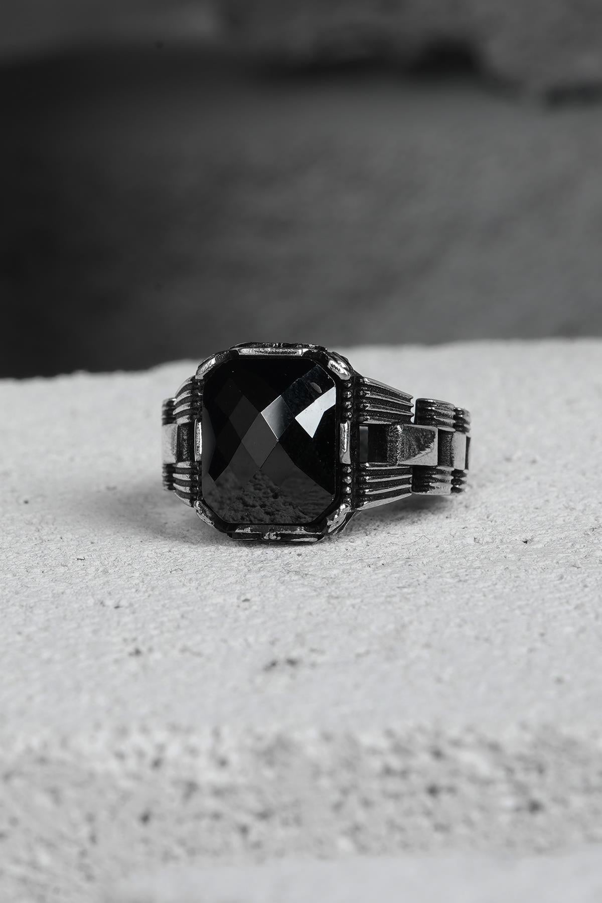 FRNCH 925 Ayar Gümüş Zirkon Taşlı Siyah Renkli Erkek Yüzük FRJ60093-193-S32