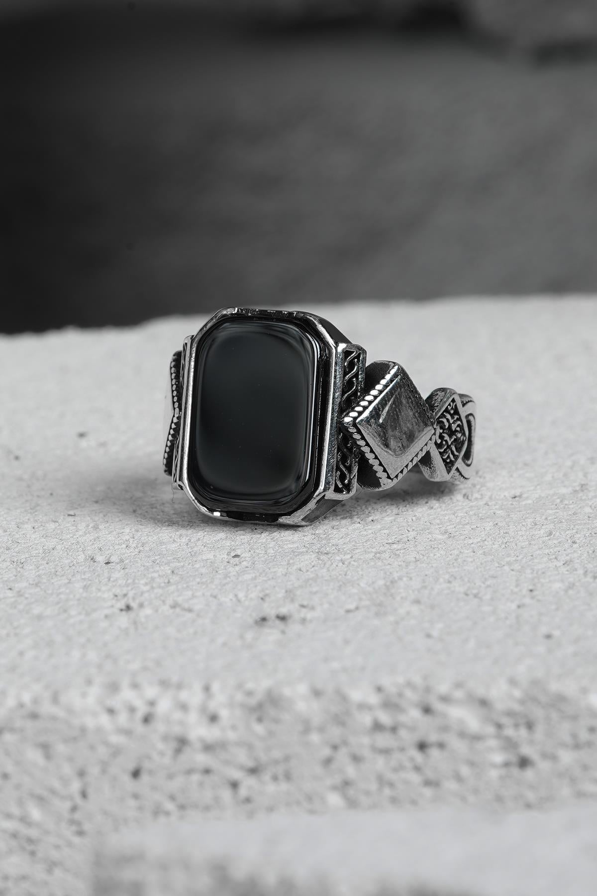 FRNCH 925 Ayar Gümüş Zirkon Taşlı Siyah Renkli Erkek Yüzük FRJ60093-193-S43