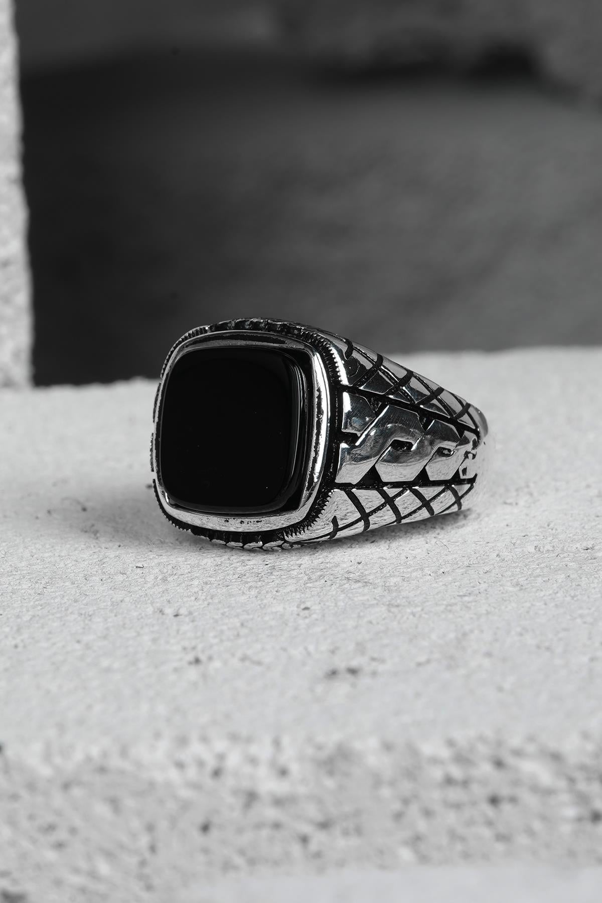 FRNCH 925 Ayar Gümüş Zirkon Taşlı Siyah Renkli Erkek Yüzük FRJ60093-193-S50