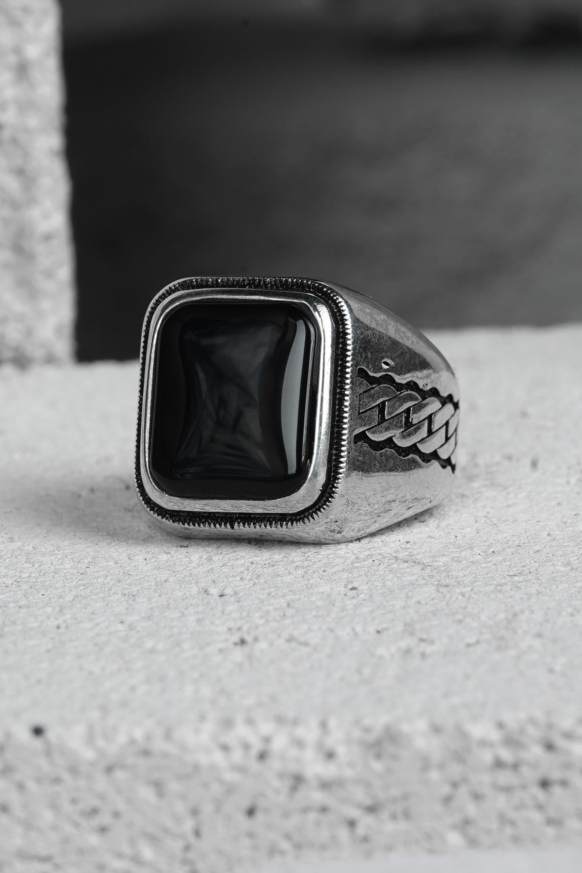 FRNCH 925 Ayar Gümüş Zirkon Taşlı Siyah Renkli Erkek Yüzük FRJ60093-193-S52