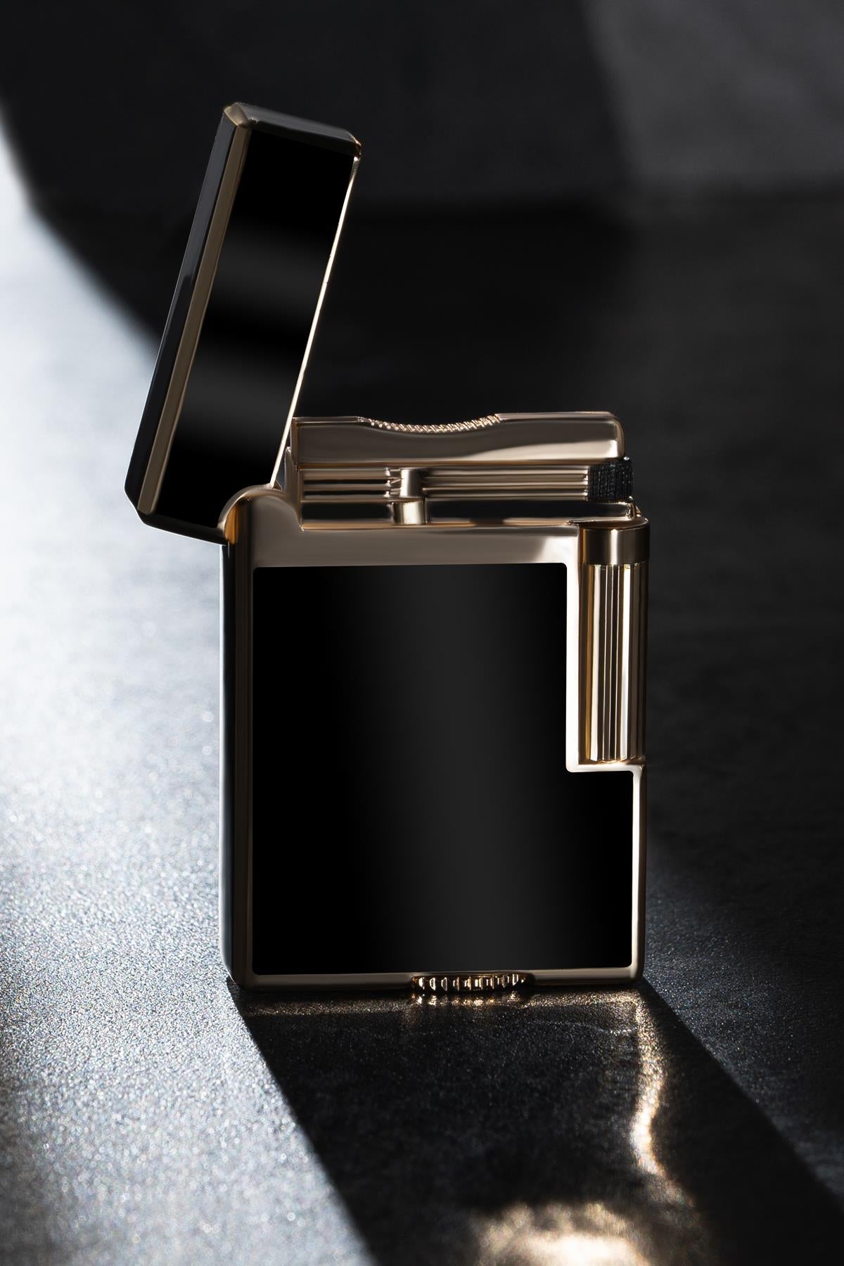 FRNCH Desenli Siyah-Altın Renkli Gazlı Çakmak FRJ70027-127-B2G