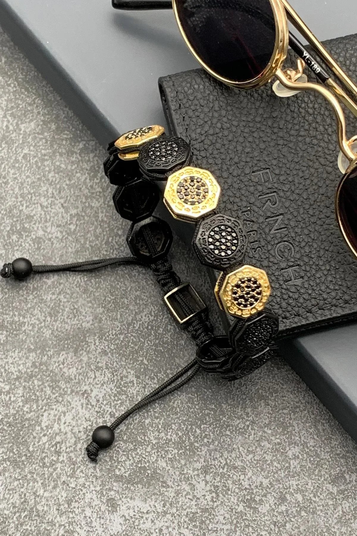 FRNCH Altıgen Model Zirkon Taşlı Gold Renkli Ayarlanabilir Makrome Erkek Bileklik FRJ11460-1560-G