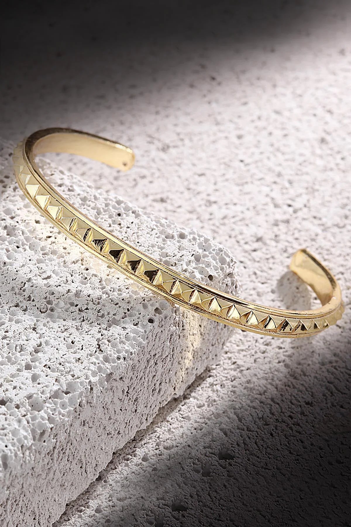 FRNCH Erkek Handmade Piramit Desenli Gold Kelepçe FRJ11175-1275-G