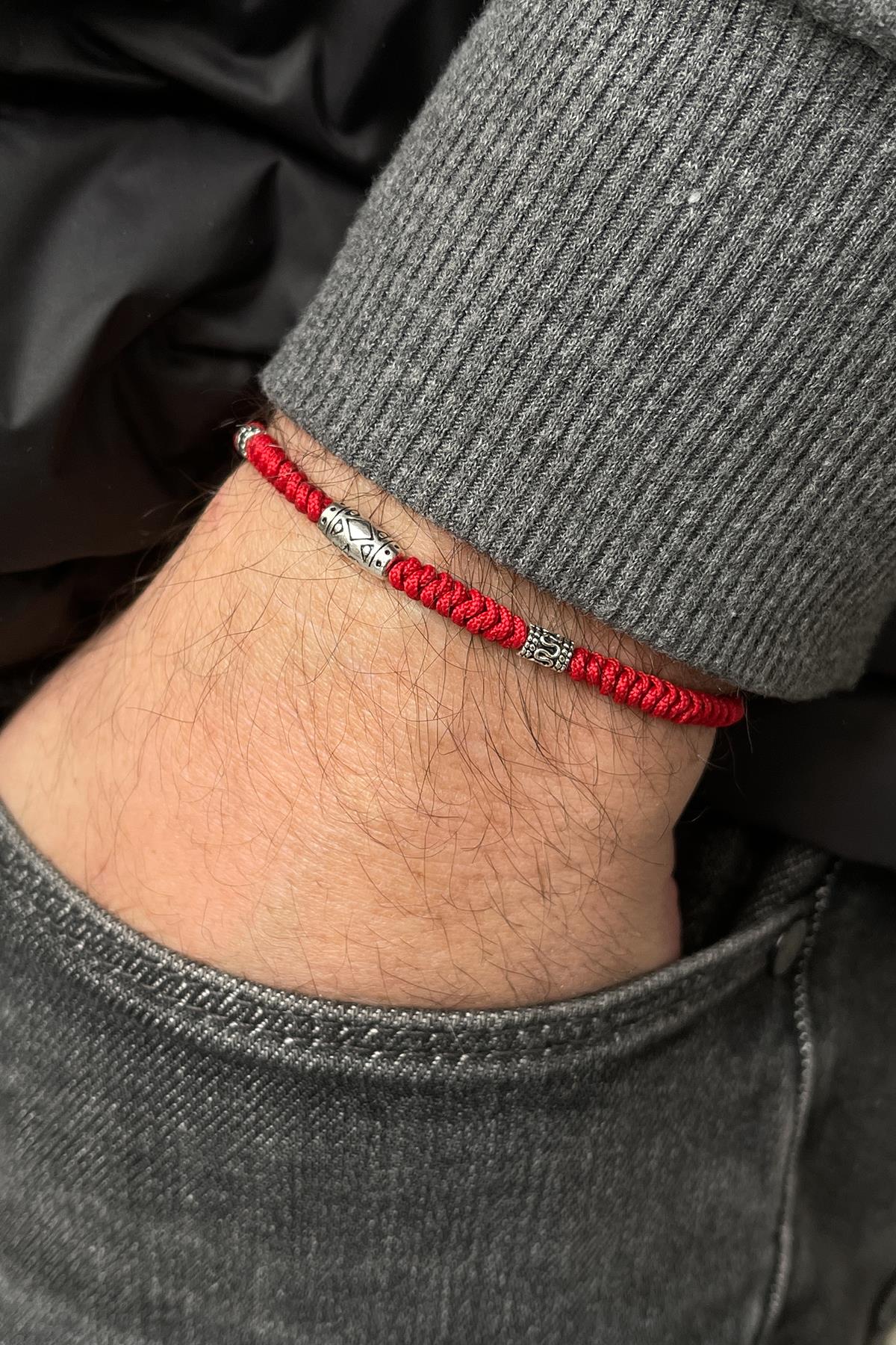 FRNCH Gümüş Parçalı Kırmızı Renkli Ayarlanabilir Yılan Örme Makrome Erkek Bileklik FRJ11395-1495-K